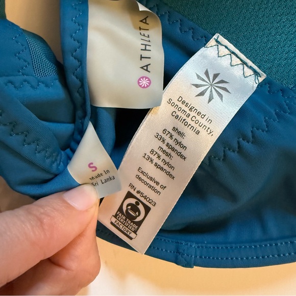 Athleta Black Gigi Sports Bra Size S High Impact Support Molded Underwire - Picture 4 of 5